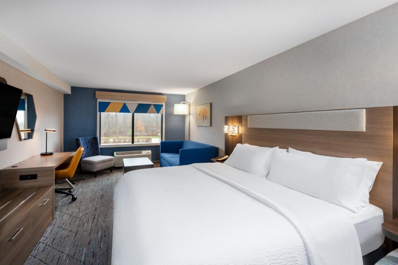 Holiday Inn Express & Suites Wadsworth By Ihg Exterior foto
