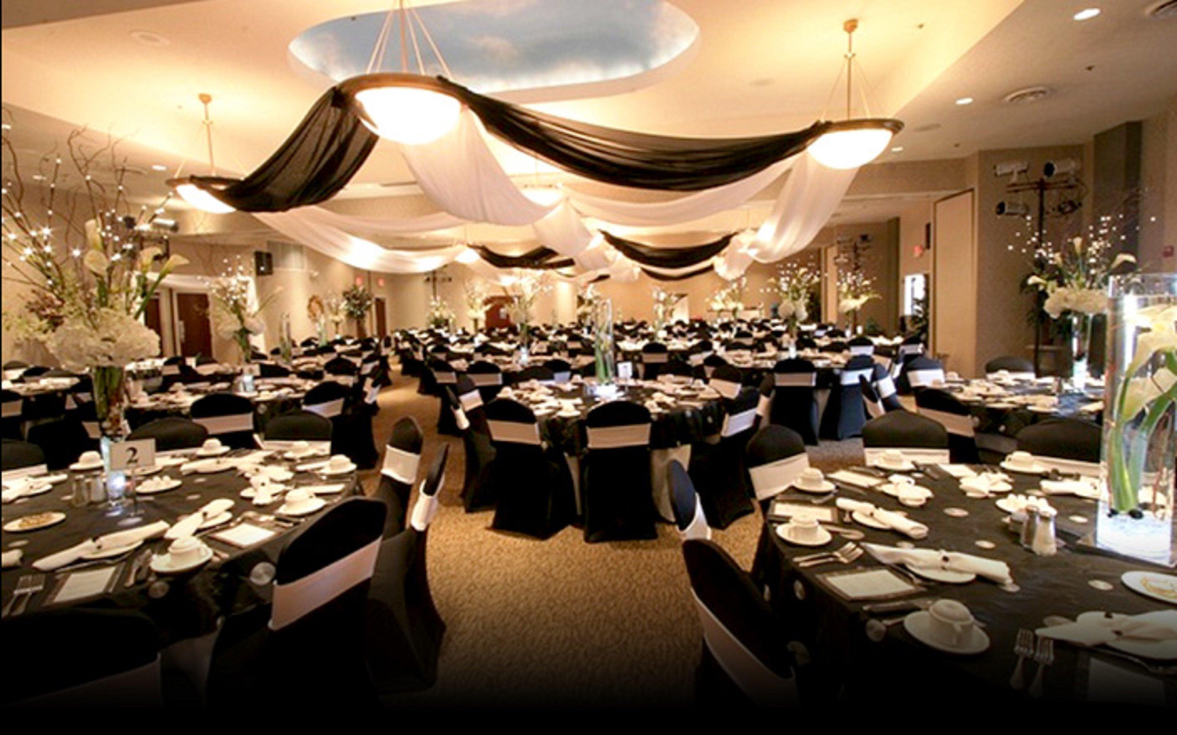 Holiday Inn Express & Suites Wadsworth By Ihg Exterior foto