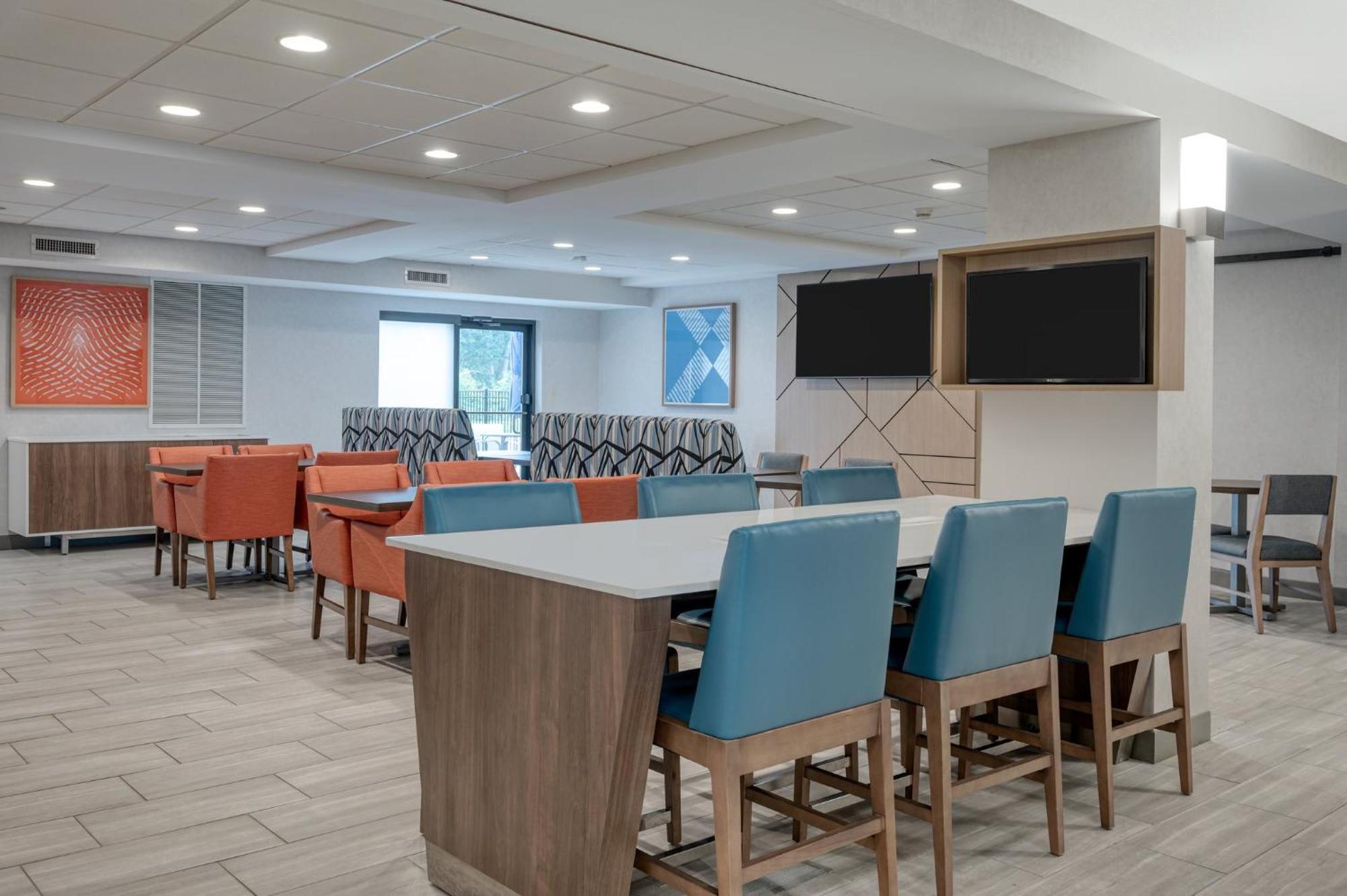 Holiday Inn Express & Suites Wadsworth By Ihg Exterior foto